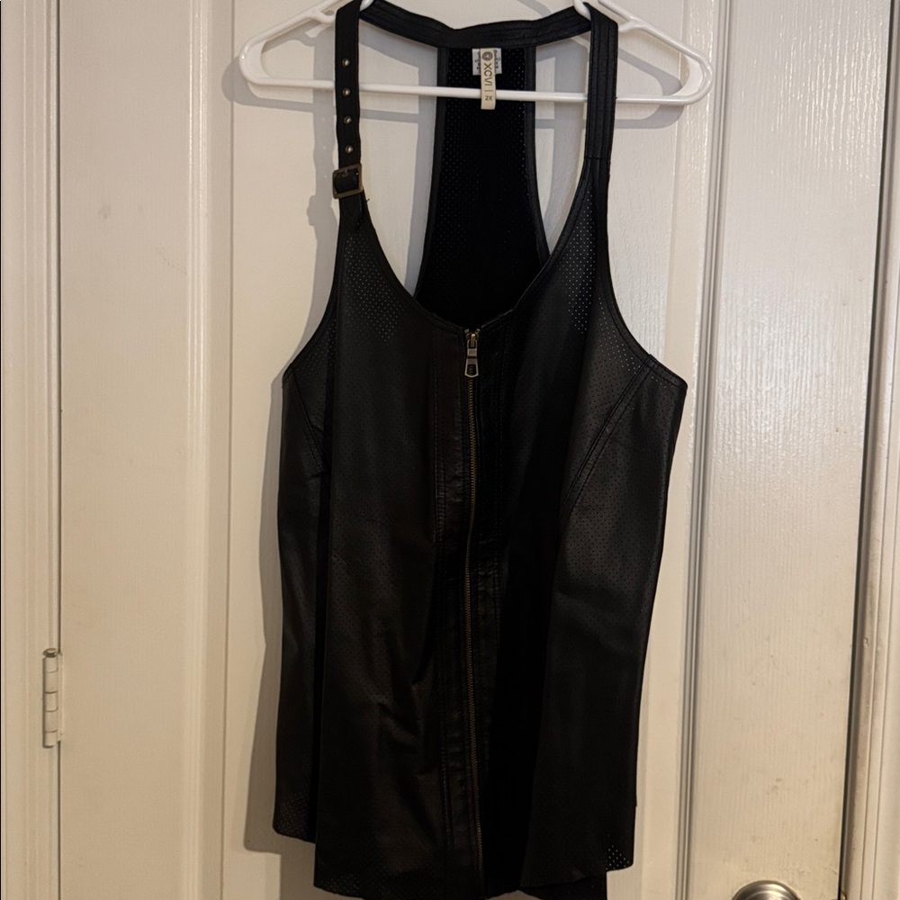 XCVI Women Sz 2XL Upstage Black Perforated Leather Full Zip Racerback Vest Black
